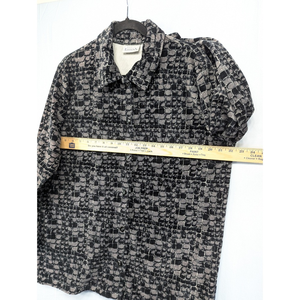 Basic Editions Textured Geometric Print Button Do… - image 5